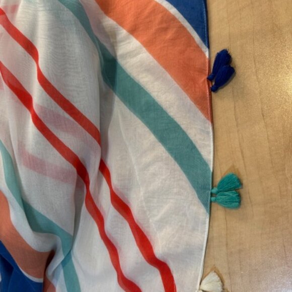 Pool to Party Coverup by Subtle Luxury OS - Picture 11 of 12